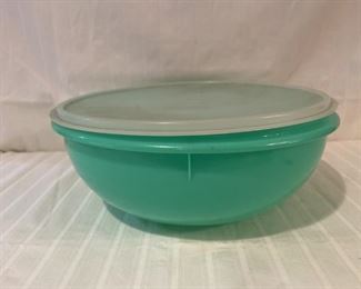 Green Lidded 12.5in Tupperware Bowl