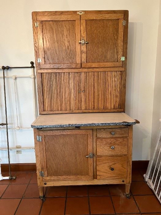 Hoosier cabinet with all interior fittings