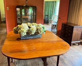 Drop leaf pine dining table