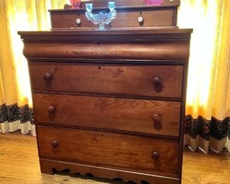 Lovely chest with lots of storage