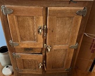 Ice box
