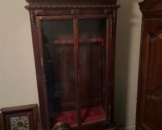 Gun cabinet