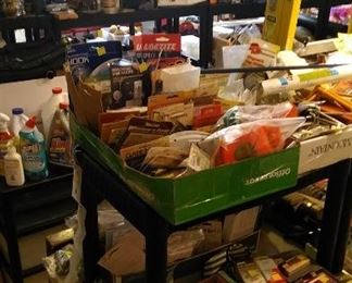 Miscellaneous items, table and ceiling lamps and lamp parts, 