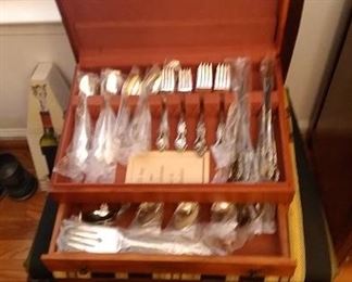Silver plate service for 8