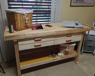 Crafting workbench