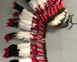 Native American Chief’s headdress
(NOT real eagle feathers)