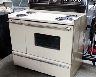 Vintage Kenmore 4-Burner Electric Stove, Model # 628.9427810, 44.5" x 40" x 27"