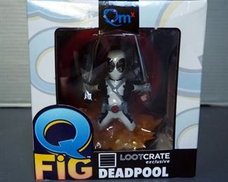 Funko-Pop #92 Tracer, Q-Fig Deadpool Lootcrate, And QM Futurama Figure