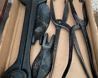 Shoe Last, Cast Iron Bull Leads