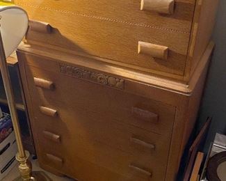 Oak Chest of Drawers