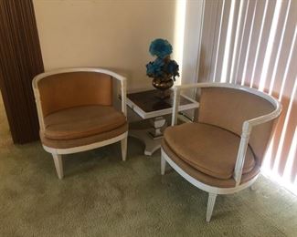 VINTAGE AMERICAN OF MARTINSVILLE BARREL CHAIRS W/MATCHING TABLE