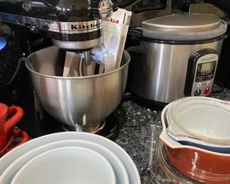 KitchenAid new  blue mixer / Pryex Bowls