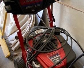 Briggs and Stratton Commerical Pressor Washer