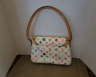 L Vuitton Purse