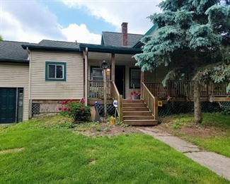 House with Attached 4 Car Garage Work Area and Man Cave