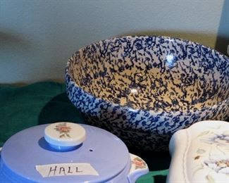 Hall covered bowl, Spatter Ware Bowl