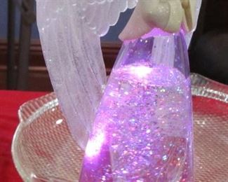 Angel bubbles and changes color