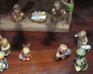 Hummel nativity manger complete