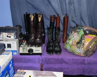 Nice quality men's and ladies leather boots.