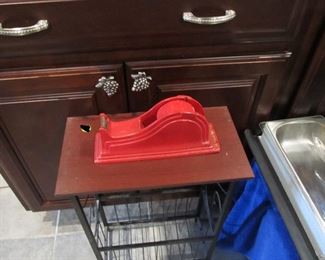 Antique tape dispenser try to lift it.
