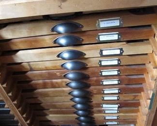 90 full trays of lead type available