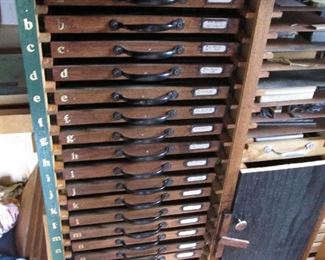 90 full trays of lead type available