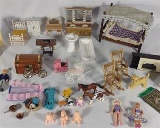 Lot of Vintage Dollhouse Furniture & Miniatures	