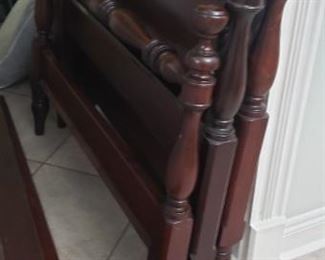 Antique mahogany twin beds with mattresses and box springs