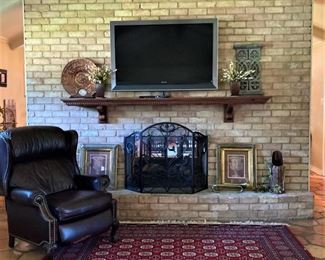 Another fireplace for décor