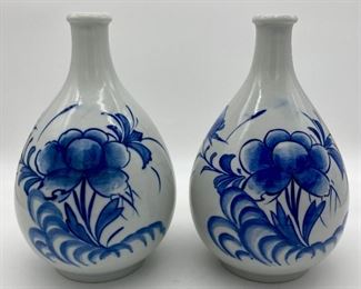 Vintage Japanese blue and white Sake flasks (set of 2)