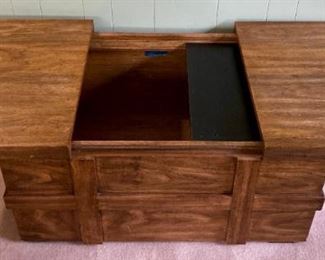 Vintage 1970s Drexel Heritage Furnishings coffee table with storage