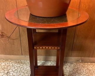 Vintage Bombay Co. round end table