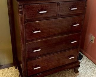 Unagusta Mfg. Corp. (Hazelwood, NC) chest of drawers