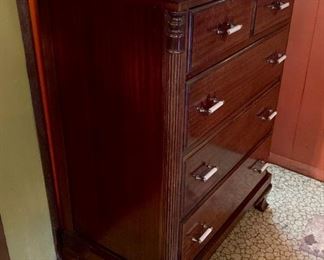 Unagusta Mfg. Corp. (Hazelwood, NC) chest of drawers