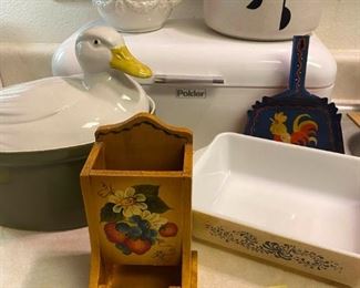 K107 Pyrex Carbone Duck Lidded Casserole Dish More