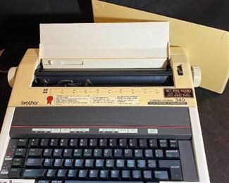 Lr094 Brother 340 Portable Typewriter