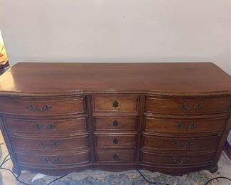 MB012 9Drawer Dresser