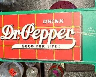 Dr pepper arrow sign