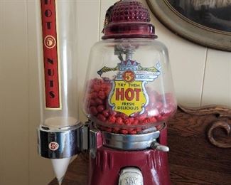 Vintage Silver King 5 Cent Hot Nuts machine
