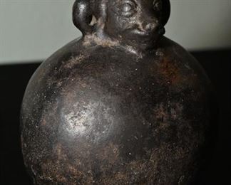 Pre-Columbian Chimu zoomorphic vessel