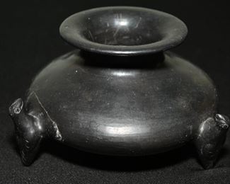 Pre-Columbian blackware Chirique tripod vessel