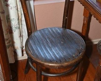 Vintage bentwood Fishel chair