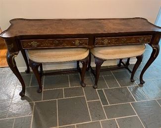 Hekman Gorgeous Carved Burlwood Entry table with benches