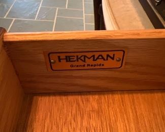 Hekman Gorgeous Carved Burlwood Entry table with benches