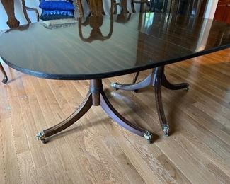 Harden double pedestal dining table with 2 leaves, table pads, 6 chairs