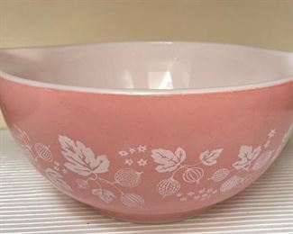 Vintage Pink Gooseberry Cinderella Pyrex Bowl