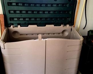 Rubbermaid, storage box, indoor kept