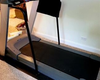 Treadmill, works, but no incline