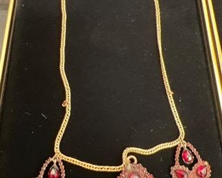 Victorian garnet necklace