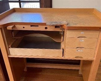 Jewelry work table